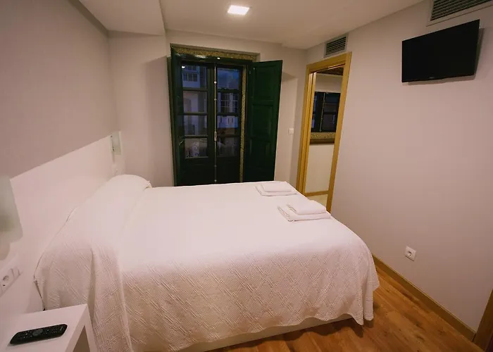 Konukevi Hospederia Tarela 3*